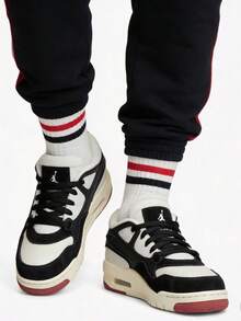 Nike Jordan Air Jordan 4 RM 舒適休閒 低筒 復古籃球鞋 男款白黑色 - 黑與白 - 查看 1