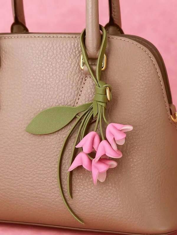Fashion Pu Leather Pendant Keychains For Women Osmanthus Petal Creative Car Key Pendants Exquisite Bag Festival Birthday Gift