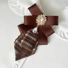 1PC Dual-Color Plaid Bowknot With Rhinestone Accent, British Style Bowknot For Men And Women, Versatile Collar Accessory, Fashionable Brooch, Commuter Outfit, Holiday Gift - Brown - View 2