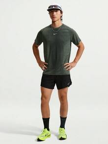 Nike Celana Pendek Olahraga Minimalis Kasual Pria dengan Tali Serut di Pinggang - Hitam - View 7