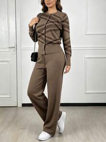Conjunto mujer 2 piezas: suéter manga larga y pantalones largos, diseño moderno, tejido suave abrigado para otoño‑invierno, look elegante y acogedor. - Marrón Mocha - Ver 4