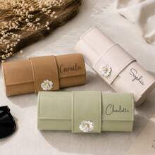 1pc Customized Name PU Leather Glasses Case, Women's Portable Eyewear Storage Bag, Pearl Flower Decoration Minimalist Style, Cylindrical Hard Shell Design, Anti-Pressure Anti-Scratch Protection, Travel Glasses Protective Cover, Women's Gift, Suitable For Wedding Bridesmaid Gift, Birthday Holiday Gift, Daily Travel - Multicolor - View 3