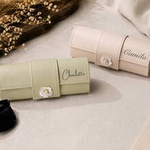 1pc Customized Name PU Leather Glasses Case, Women's Portable Eyewear Storage Bag, Pearl Flower Decoration Minimalist Style, Cylindrical Hard Shell Design, Anti-Pressure Anti-Scratch Protection, Travel Glasses Protective Cover, Women's Gift, Suitable For Wedding Bridesmaid Gift, Birthday Holiday Gift, Daily Travel - Multicolor - View 4