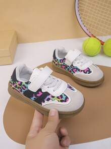 1 Pair Girls' Comfortable Colorful Leopard Print Sneakers, Heart Print Hook & Loop Strap, Non-Slip Rubber Sole, Casual Sports Shoes For All Seasons - Multicolor - View 3