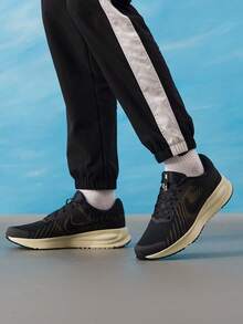 NIKE RUN DEFY 男款輕量運動跑步鞋 透氣舒適緩震休閒鞋 HM9594 - 黑/淺卡其色 - 查看 2