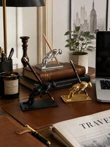 Knight Pen Holder Desktop Decor, Medieval Armor Warrior Pen Stand Resin Figurine, Creative Fun Pencil Storage Rack, Novel Desktop Ornament, Unique Office Supplies, Cool Desktop Accessory Gift For Colleagues, Students, Home And Office Desk Decoration - Multicolor - View 1