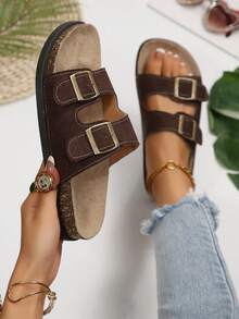 Sandálias Rasteiras Casuais Femininas Novas de Verão, Decoração com Fivela de Metal Design em Forma de H, Bico Redondo Aberto com Duas Tiras Slip-On, Adequadas para Viagem, Férias, Praia, Hotel, Rua, Festa e Outras Múltiplas Cenas da Vida, Sandálias Femininas Marrom Café Minimalistas Confortáveis e Versáteis - Café - Visão 1