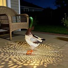 1pc Outdoor Solar Statue Light, Garden Decor, 3D Cute Duck Statue Light, Creative Design Iron Material, Beautiful Rust-Proof Durable, Backyard, Bistro, Cafe Style, Camping Light Yard/Lawn Ornament, Suitable For Patio, Lawn, All Seasons - 3D Duck Statue Lamp - View 2
