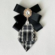 1PC Dual-Color Plaid Bowknot With Rhinestone Accent, British Style Bowknot For Men And Women, Versatile Collar Accessory, Fashionable Brooch, Commuter Outfit, Holiday Gift - Brown - View 5