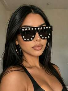 1pc Full-Rim Metal Eyelet Rivet Large Square Frame Niche Glasses, Pure Black Lenses, Niche Subculture Personalized Exaggerated Fashion Accessory, Suitable For Daily Wear, Street Photography, Vacation Travel, Summer Beach And Other Occasions, Full Of Academic Style, Showcasing Fashion Taste - black gray - View 1