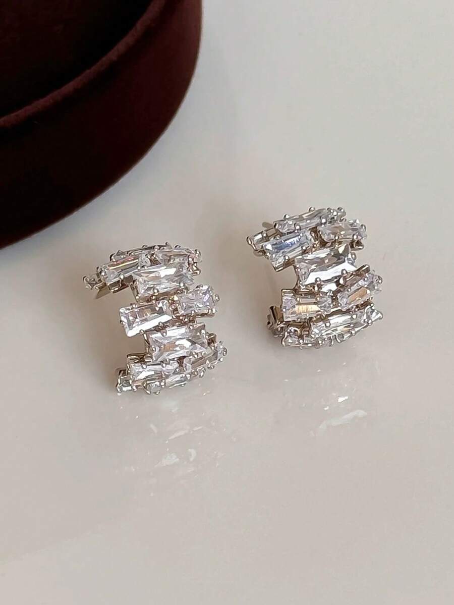1 Pair Elegant Luxury Cubic Zirconia C-Shaped Decorative Stud Earrings Suitable For Women's Daily Wear And Gatherings