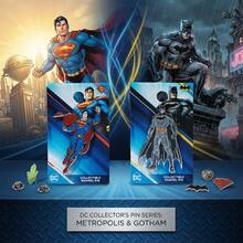 Monogram Warner Bros 1 قطعة دبوس بروش معدني مطلي بالمينا بشخصيات باتمان وسوبرمان مرخص رسميًا من DC، إكسسوار للملابس لتزيين الحقيبة الظهر والجاكيت، هدية للعطلات - متعدد الألوان - مشاهدة 1
