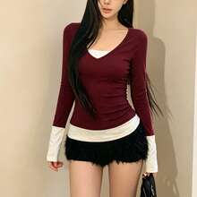 女款撞色V領長袖T恤，修身內搭層，時尚休閒優雅通勤疊穿上衣，秋季穿搭，萬聖節穿搭 - 紅杏色 - 查看 5