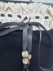 女款黑色蕾絲飾邊平口背心上衣，夏季無袖修身露背性感短版休閒上衣 - 黑與白 - 查看 11