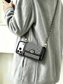 1pc Luxury Fragrance Snake Pattern Color Block Phone Case, Chain Crossbody Strap Lock Card Holder Integrated Shockproof Anti-Vibration Fashion Protective Cover Suitable For Apple/ Galaxy S24 Ultra/S26 Ultra/ 17 Pro Max/16 Pro Max/12 Pro/13/14 Plus/15 Pro Max/15/16/16 Pro/12/14/14 Pro/18/18 Pro Max - Black and White - View 1
