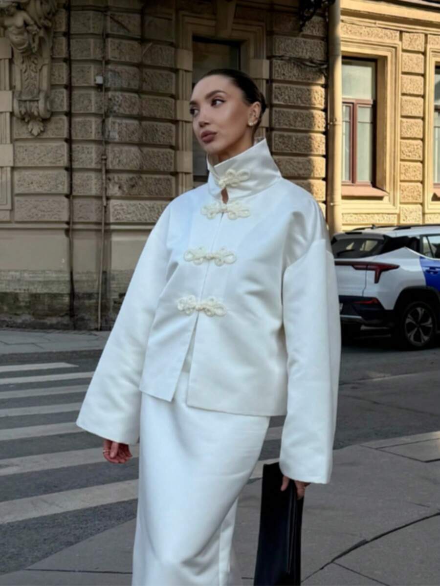 Women's Autumn Elegant New Chinese Style Stand Collar Frog Button Short Jacket, Loose Wide Sleeve Casual Jacket - White - View 1
