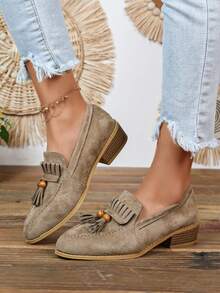 Spring/Autumn New Vintage Style Khaki Loafers For Women, Pointed Toe Low Chunky Heel With Wooden Beads And Tassel, Slip-On Shoes For Commuting, Travel And Versatile Wear - Khaki - View 4