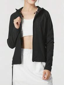 Under Armour Women's Sports Jacket OutRun The STORM Jkt Woven Hooded Jogging Jacket 1361384-001 - Black - View 2