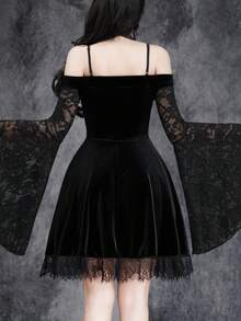 Women's Sexy Gothic Halloween Witch Cosplay Dress: Cold Shoulder, Lace Patchwork, Elastic Velvet Fabric With Metal Decor - Black - View 3