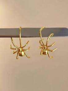 1Pair Gold Tone Realistic Spider Stud Earrings, Punk Gothic Charm Earrings For Teen Girls Boys, Halloween Birthday Holiday Gift Accessory - Gold - View 5