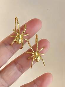 1Pair Gold Tone Realistic Spider Stud Earrings, Punk Gothic Charm Earrings For Teen Girls Boys, Halloween Birthday Holiday Gift Accessory - Gold - View 4