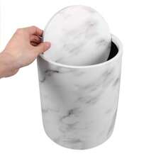 Kichvoe Cubo de Basura con Tapa Abatible Bote de Basura de Imitaci?n Veteado para Cocina Ba?o Oficina y Dormitorio Pl?stico 9.17 X 9.17 X 10.62 in 1 Pieza - Blanco - Ver 7