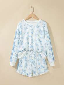 Acelitt Women's Casual Floral Print 2 Pieces Set, Ribbed Crew Neck Long Sleeve Sweatshirt + Ruffle Hem Shorts, Suitable For Spring And Autumn, Elegant Style - Blue and White - View 3