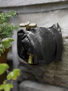 Thickened Faucet Anti-Freeze Insulation Cover, Outdoor Water Pipe Anti-Freeze & Dust Cover, Prevents Faucet Freezing, Winter Insulation Essential, Reusable, Easy To Remove, Suitable For Home, Garden, Kitchen And Various Outdoor Environments, Winter Must-Have (2 Colors). - A - View 10