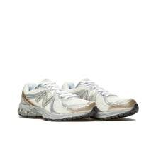 New Balance 860 V2 Comfortable Durable Breathable Low-Top Running Shoes For Long Distance And Sprinting Unisex Grey White Gold - White - View 3