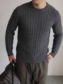 Sweater Rajut Kabel Pria Model Slim Fit Bahu Reguler Leher Bulat Lengan Panjang - Grey - View 2