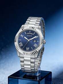 Jam Tangan Quartz Mewah Pria GUESS, Tampilan Tanggal dan Hari, Tali Stainless Steel Dua Warna, Tahan Air 50M, GW0265G8 - Perak - View 12