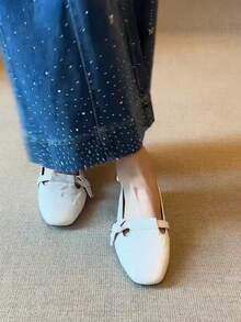 Sepatu Selop Wanita Musim Panas Model Baru dengan Hak Tebal, Ujung Datar, dan Ujung Persegi, Model Selop Tertutup - Krem - View 2