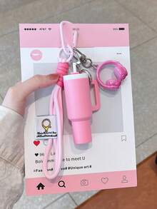 【原創手工】迷你水壺鑰匙圈 編織繩鑰匙圈/手腕飾品 3D耳機配件 LOVE裝飾品 汽車鑰匙防丟鍊 精緻女孩耳機裝飾 送給她的最佳禮物 女款夏季包包掛飾 假期必備 - 彩色 - 查看 2