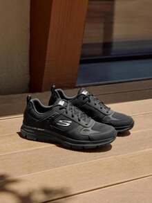 Skechers 男士綁帶輕量運動跑步鞋，舒適透氣緩震休閒鞋 8790230-BBK - 純黑色 - 查看 1