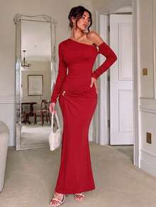 Women's Burgundy One Shoulder Maxi Dress Long Sleeve Bodycon Formal Evening Party Gown With Metal Detail- - Red - View 4
