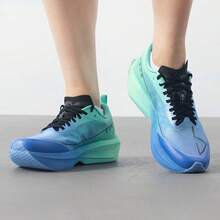XTEP Sepatu Olahraga Komuter Pria One-Piece Molded 2.0 dengan Cengkeraman Baru, Tahan Aus, Ringan, Bernapas, Bantalan, dan Daya Pantul. - biru-hijau - View 2