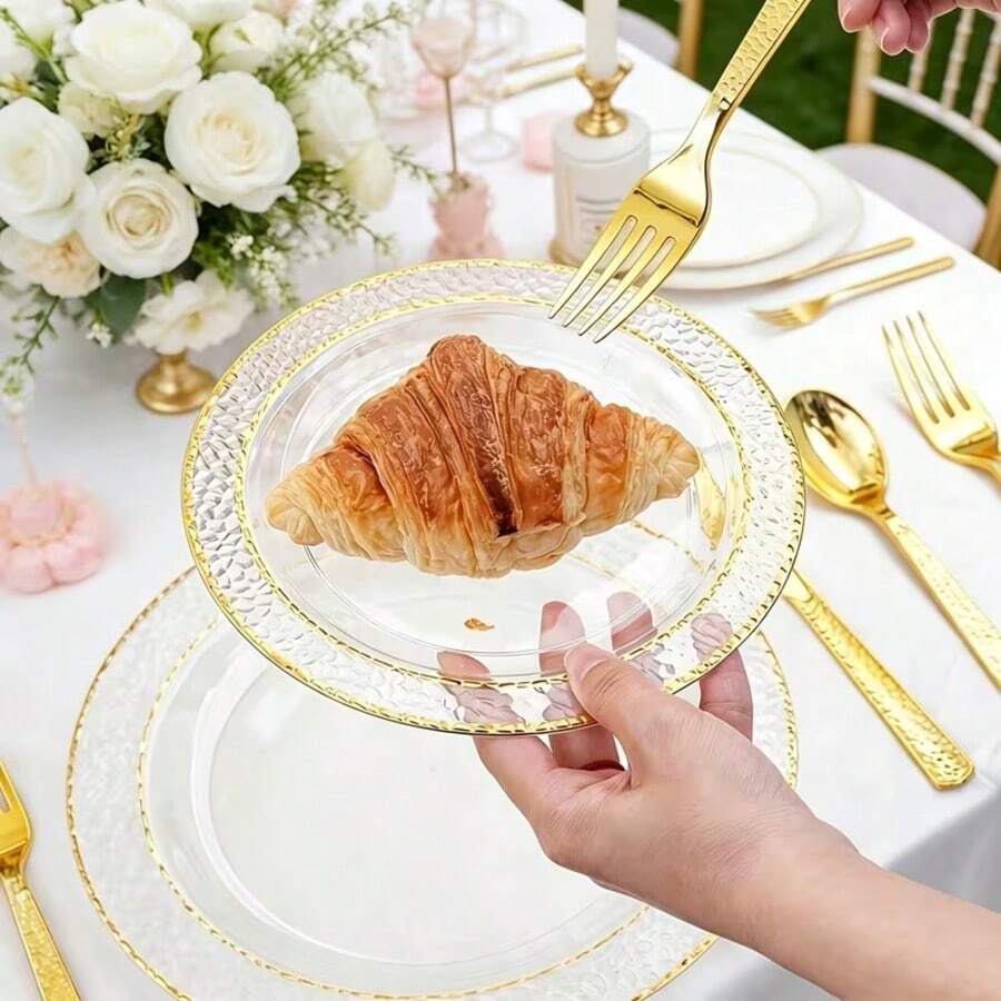 20 buah Piring Makanan Pembuka Bertekstur Palu dengan Pinggiran Emas Transparan, Piring Dessert 7,5 Inci, Piring Kecil Dekorasi Meja Elegan, Cocok untuk Pernikahan, Resepsi, Pesta Ulang Tahun, Liburan, dan Pesta Musim Panas, Dapat Digunakan Kembali - Clear - View 1