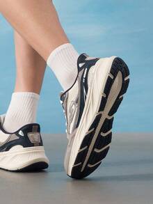 Skechers 男士輕量運動跑步鞋 EDGERIDE 男士綁帶運動鞋 舒適透氣緩震休閒鞋 232969-LTGY - 淺灰色 - 查看 5