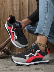 Sepatu Sneakers Kasual Retro Colorblock Unisex dengan Ujung Jari Kaki Lebar - Hitam dan Merah - View 1