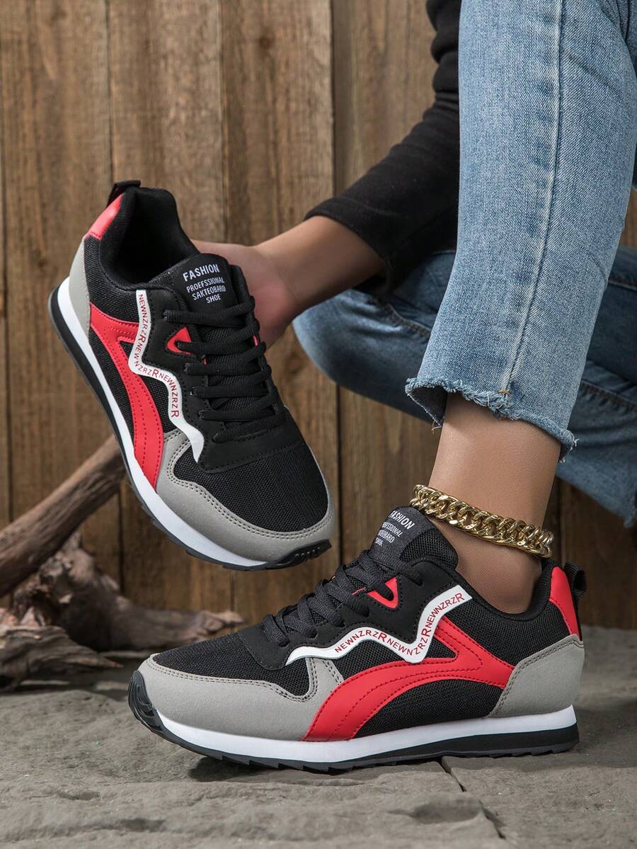 Sepatu Sneakers Kasual Retro Colorblock Unisex dengan Ujung Jari Kaki Lebar - Hitam dan Merah - View 1