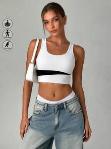 Runway Rest 1件女款內衣，露背無鋼運動內衣，聚攏上衣，性感提臀運動短褲 - 白色 - 查看 1