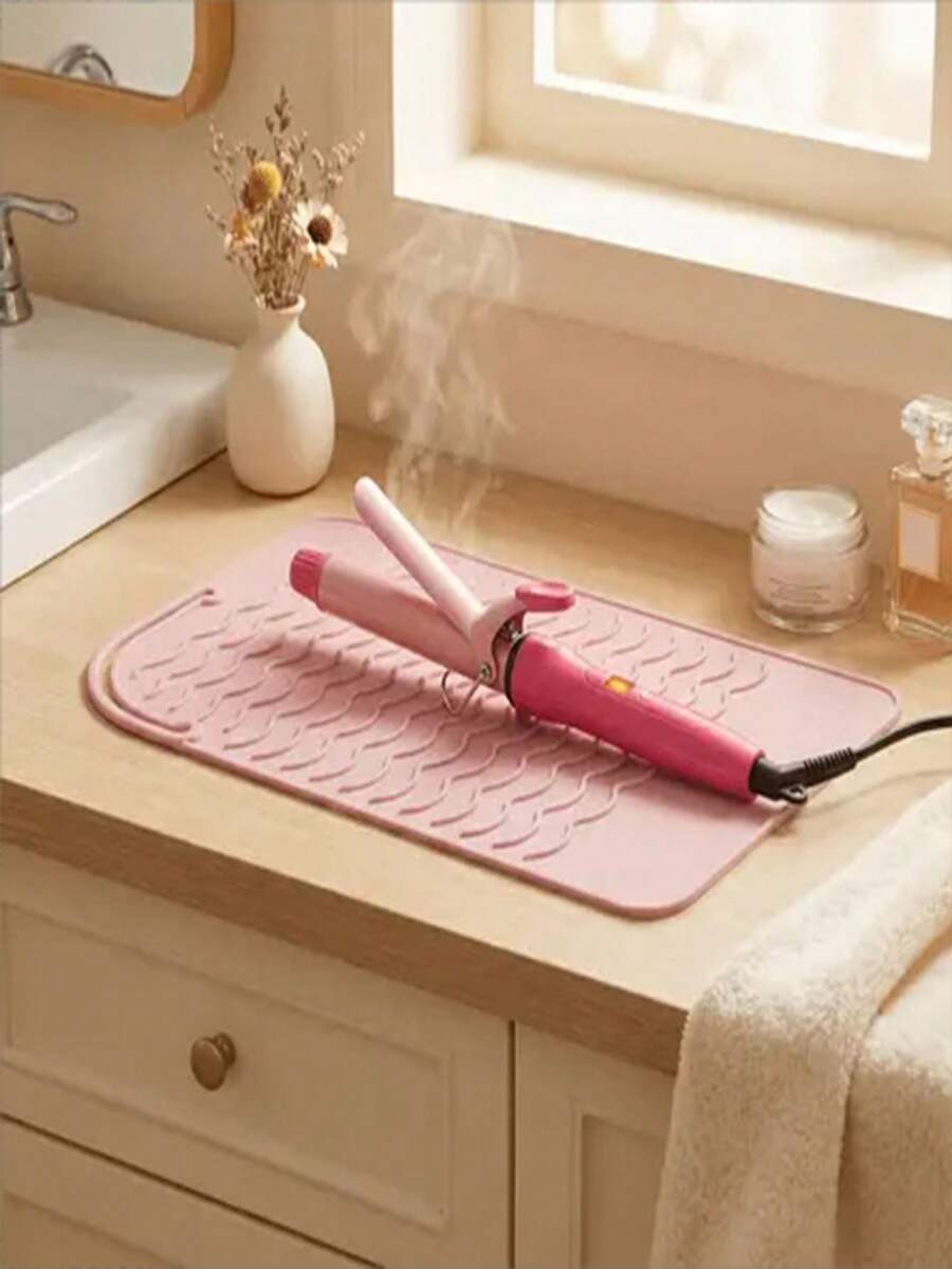 Heat-Resistant Mat For Curling Irons, Foldable Travel Storage Pouch For Hair Styling Tools, Anti-Scald Heat-Resistant Mat For Hair Straighteners, And Heat-Protective Tabletop Mat.Travel Essential.