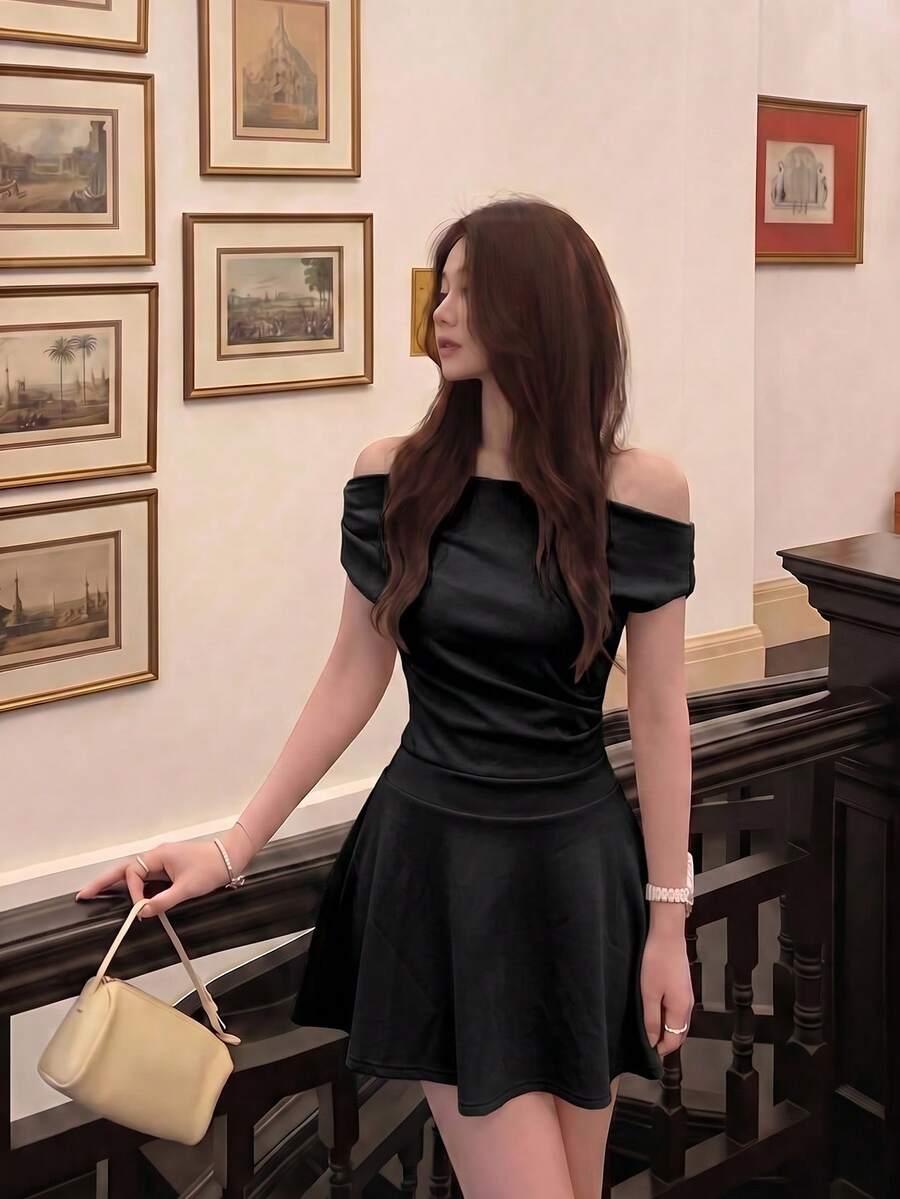 法式性感不對稱領女款夏季優雅修身A字短洋裝,黑色 - 黑色 - 查看 1