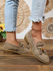 Spring/Autumn New Vintage Style Khaki Loafers For Women, Pointed Toe Low Chunky Heel With Wooden Beads And Tassel, Slip-On Shoes For Commuting, Travel And Versatile Wear - Khaki - View 3
