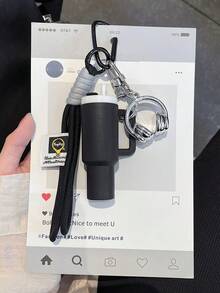 【原創手工】迷你水壺鑰匙圈 編織繩鑰匙圈/手腕飾品 3D耳機配件 LOVE裝飾品 汽車鑰匙防丟鍊 精緻女孩耳機裝飾 送給她的最佳禮物 女款夏季包包掛飾 假期必備 - 彩色 - 查看 9