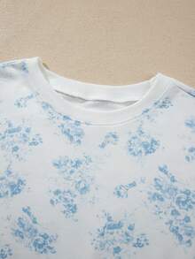 Acelitt Women's Casual Floral Print 2 Pieces Set, Ribbed Crew Neck Long Sleeve Sweatshirt + Ruffle Hem Shorts, Suitable For Spring And Autumn, Elegant Style - Blue and White - View 5