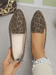 Grey-brown Large Leopard Print