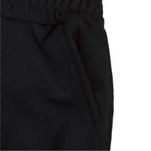 Calça de moletom plus size preta com estampa gráfica, cordão na cintura e pernas largas, estilo streetwear Y2K. Confeccionada em tecido de malha folgado com bolsos. Peça básica e casual - Preto - Visão 3