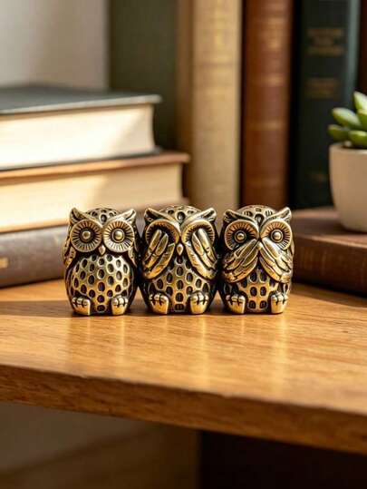 Brass Vintage Distressed Three Wise Owls Figurine, See No Evil Hear No Evil Speak No Evil Mini Owl Desktop Tea Pet, Triple Owl Office Desk Decor, Creative Niche Gift Sculpture Ornament, Christmas Halloween Niche Gift