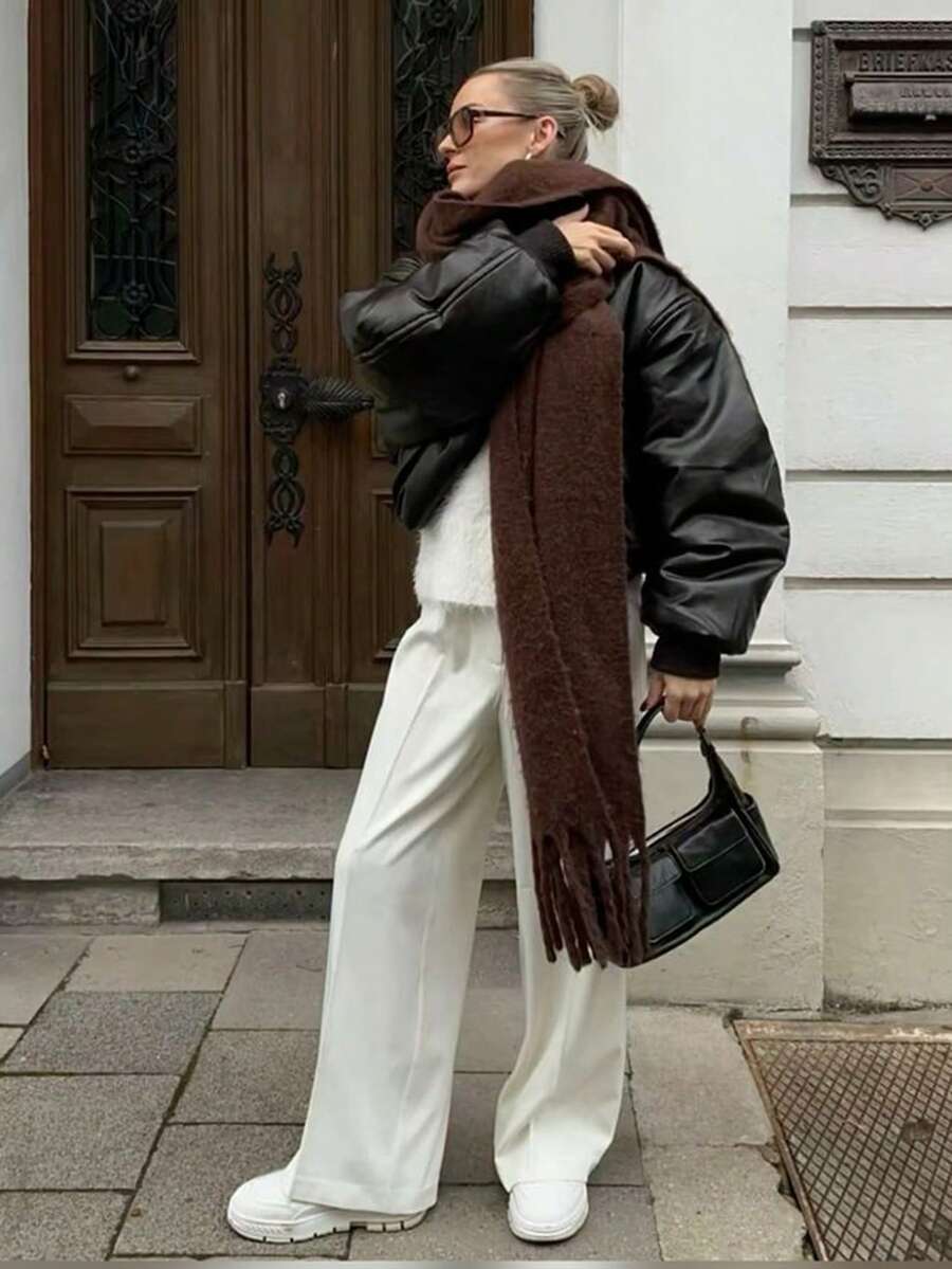 1件裝女款純色百搭學院風優雅厚流蘇保暖圍巾，適合秋冬寒冷天氣與街頭穿搭